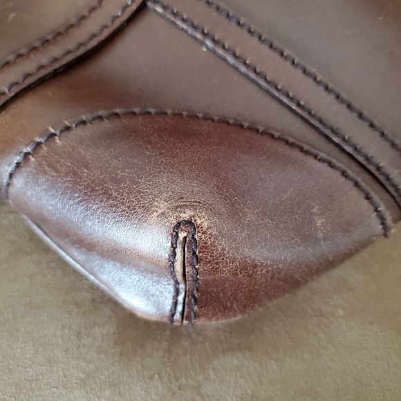 Small Brown Gucci Shoulder Handbag - Picture 11 of 12